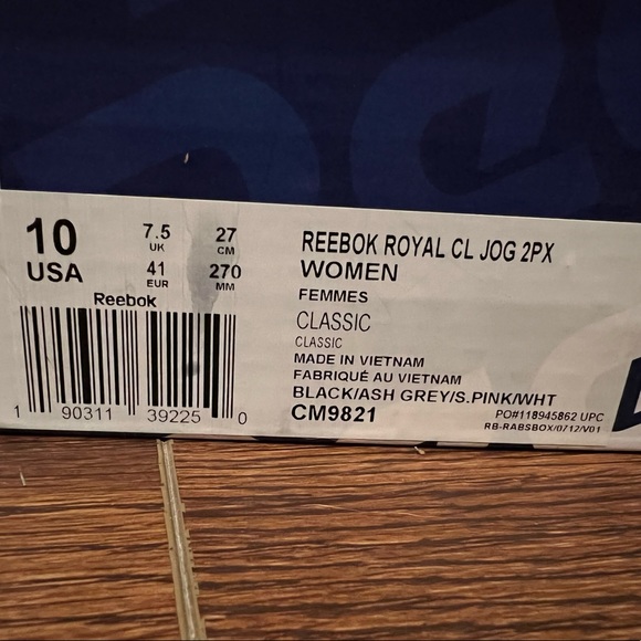 NEW Reebok, size 10 - Picture 4 of 4